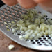 Prensa de alta calidad para ajo y jengibre 3 en 1 con cepillo de limpieza | BronKitchen©